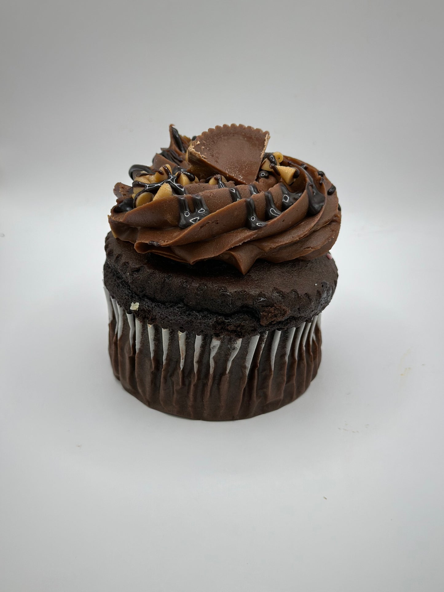 Peanut Butter Chocolate Cupcake